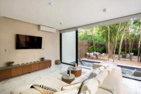 Three Bdr luxury apartment centric & private KITE